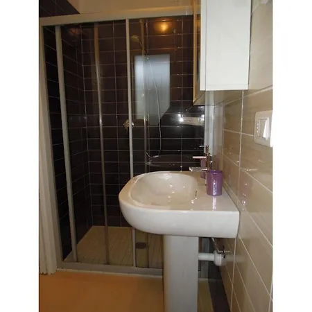 Apartment Pool-view Flat With Fenced Garden *