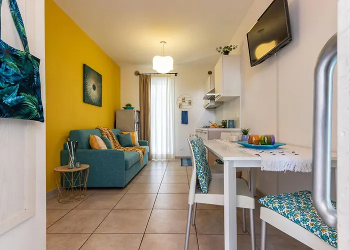 Pool-view Flat With Fenced Garden