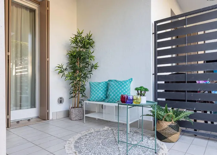 아파트 Pool-view Flat With Fenced Garden 비비오네